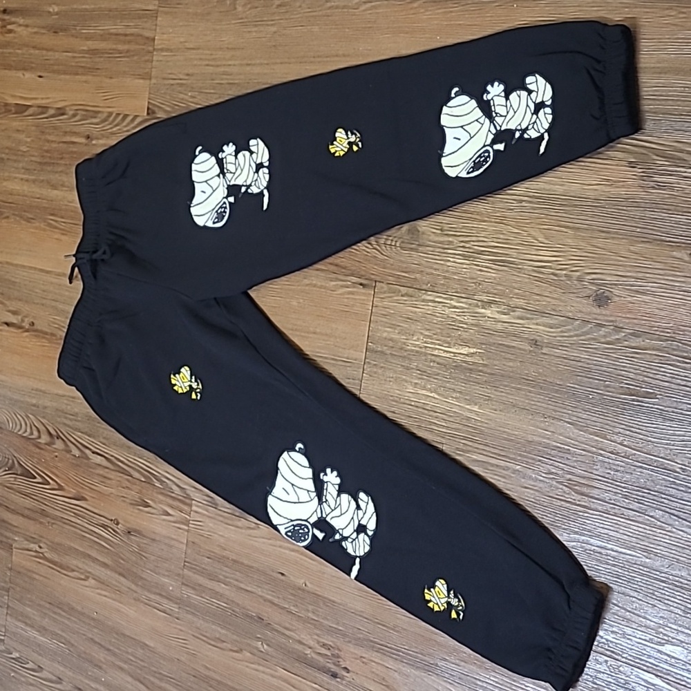 Peanuts Black Apparel Tag for women zise m used good condition.‎ - Picture 9 of 15
